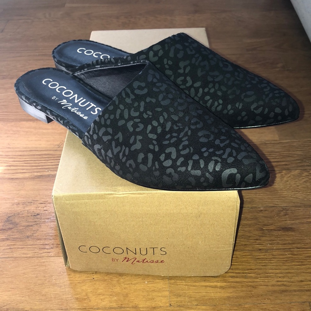 Black leopard Coconuts by Matisse Mules Sz 10